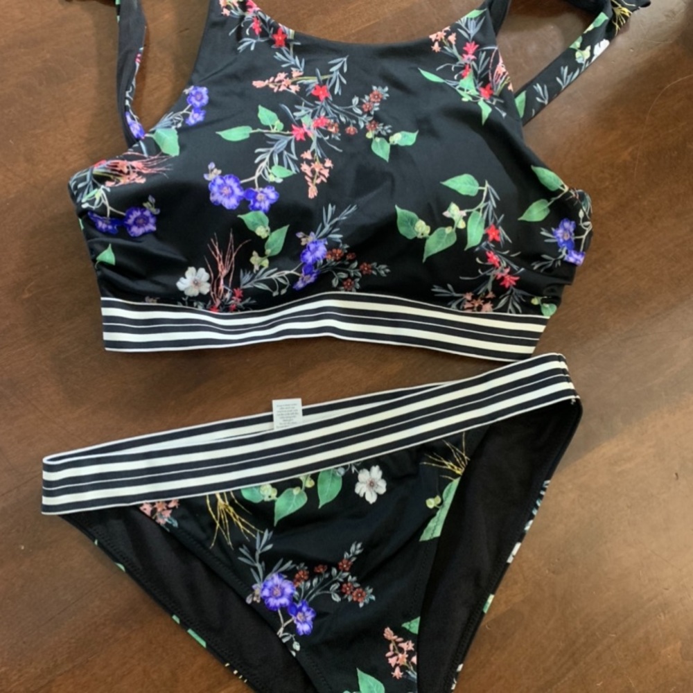 Athleta 2 Piece - never worn